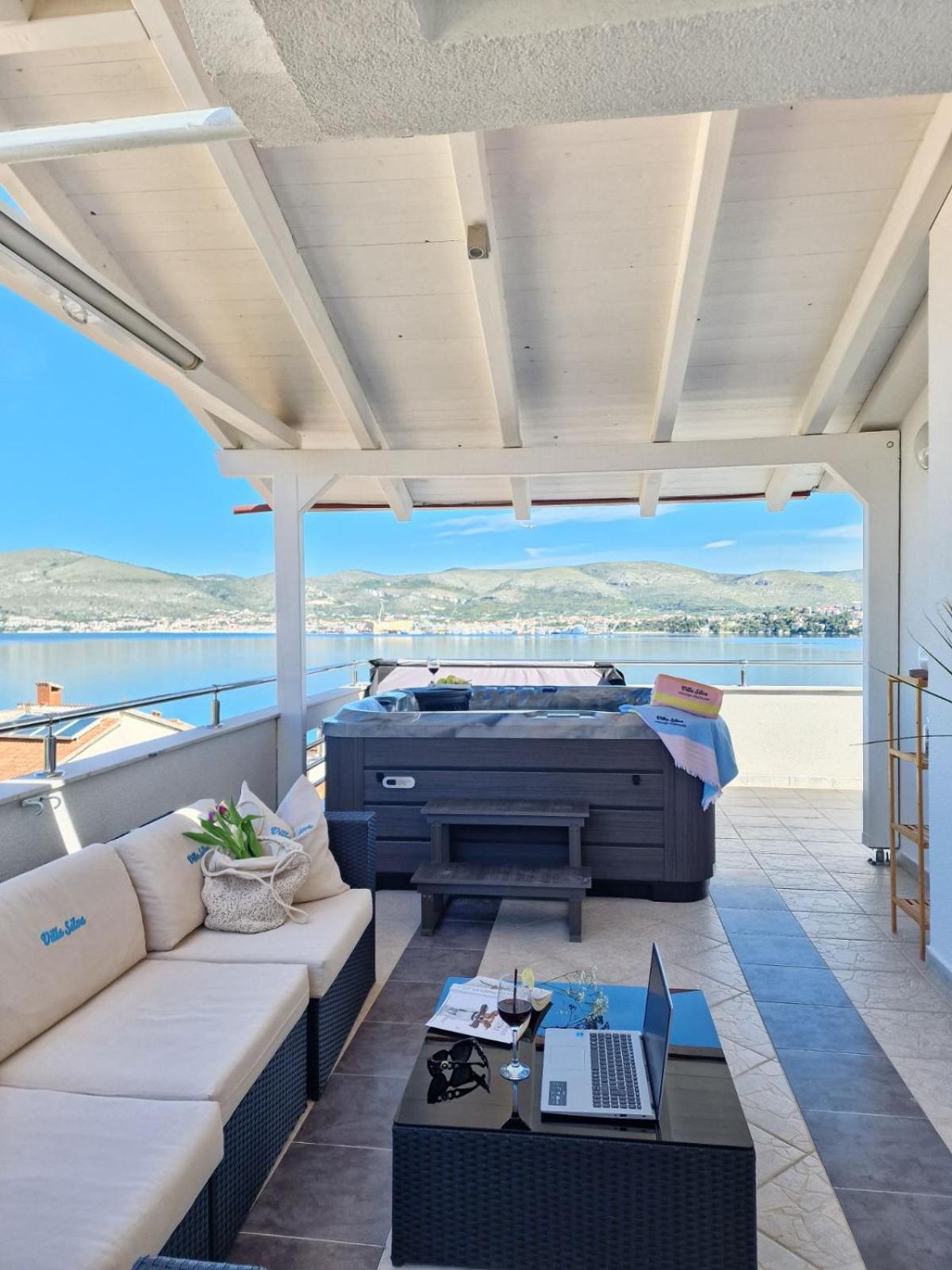 Apartments Silva Trogir Exterior photo